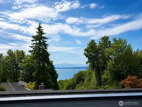 5301 49th Avenue SW Seattle WA 98136