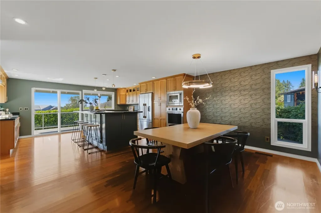 8615 43rd Street W University Place WA 98466