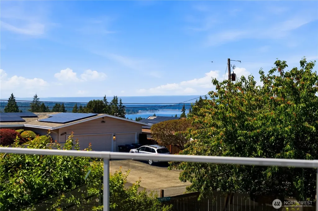 8615 43rd Street W University Place WA 98466