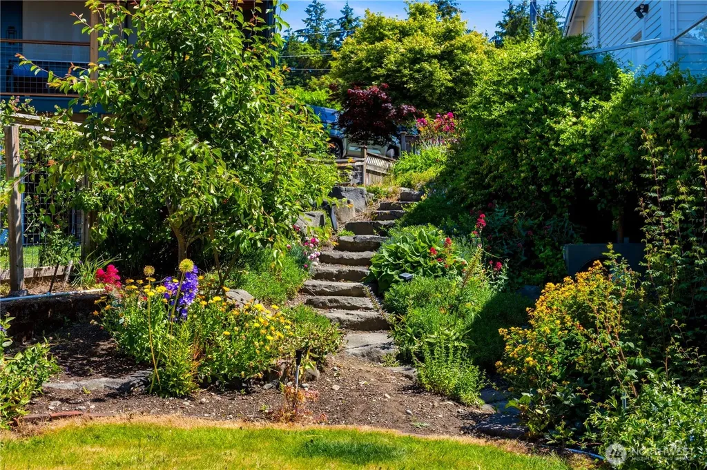 8615 43rd Street W University Place WA 98466
