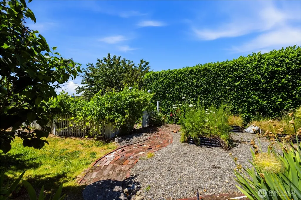 8615 43rd Street W University Place WA 98466