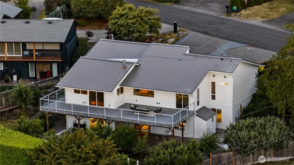 8615 43rd Street W University Place WA 98466