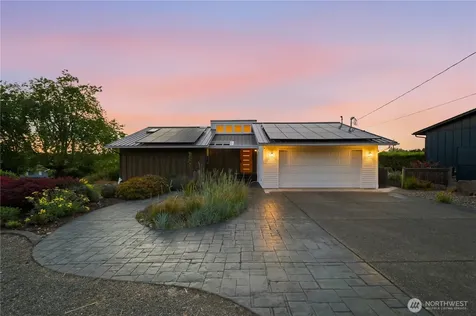 8615 43rd Street W University Place WA 98466