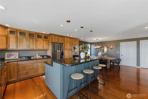 8615 43rd Street W University Place WA 98466