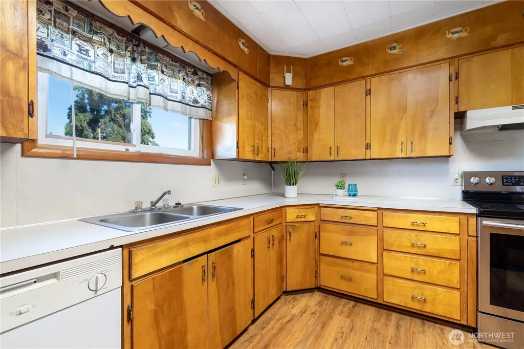 634 Dearborn Avenue Shelton WA 98584