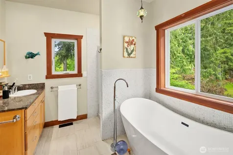 12619 444th Avenue SE North Bend WA 98045