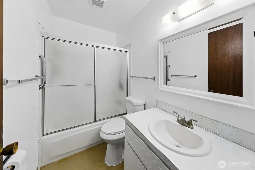 15142 65th Avenue S Tukwila WA 98188