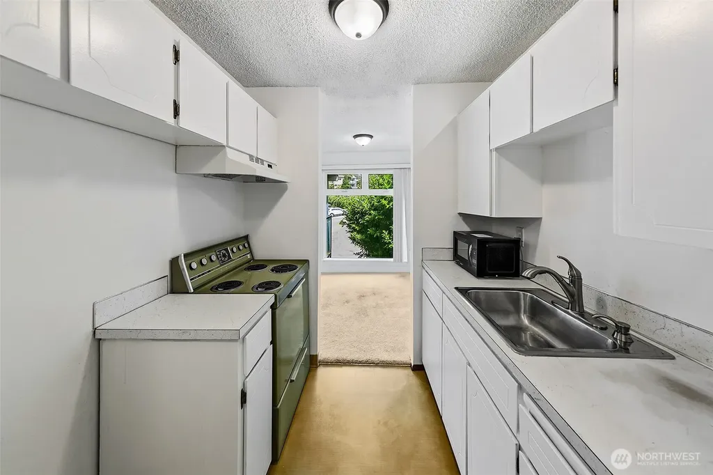 15142 65th Avenue S Tukwila WA 98188