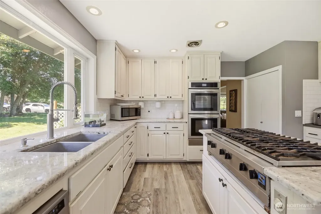 4225 Montgomery Place Mount Vernon WA 98274