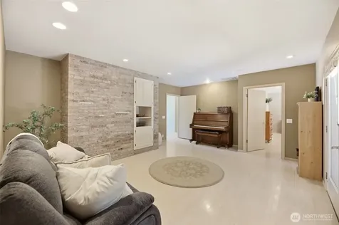 4225 Montgomery Place Mount Vernon WA 98274