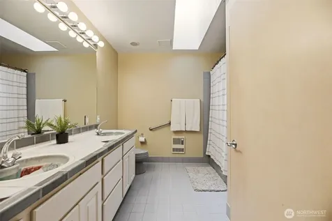 4225 Montgomery Place Mount Vernon WA 98274