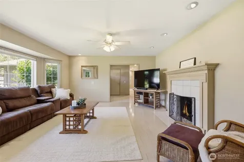 4225 Montgomery Place Mount Vernon WA 98274