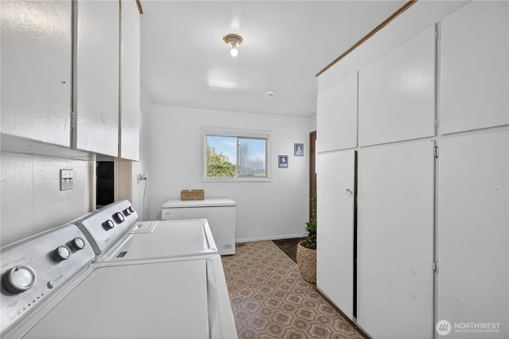 19933 Cook Road Burlington WA 98233