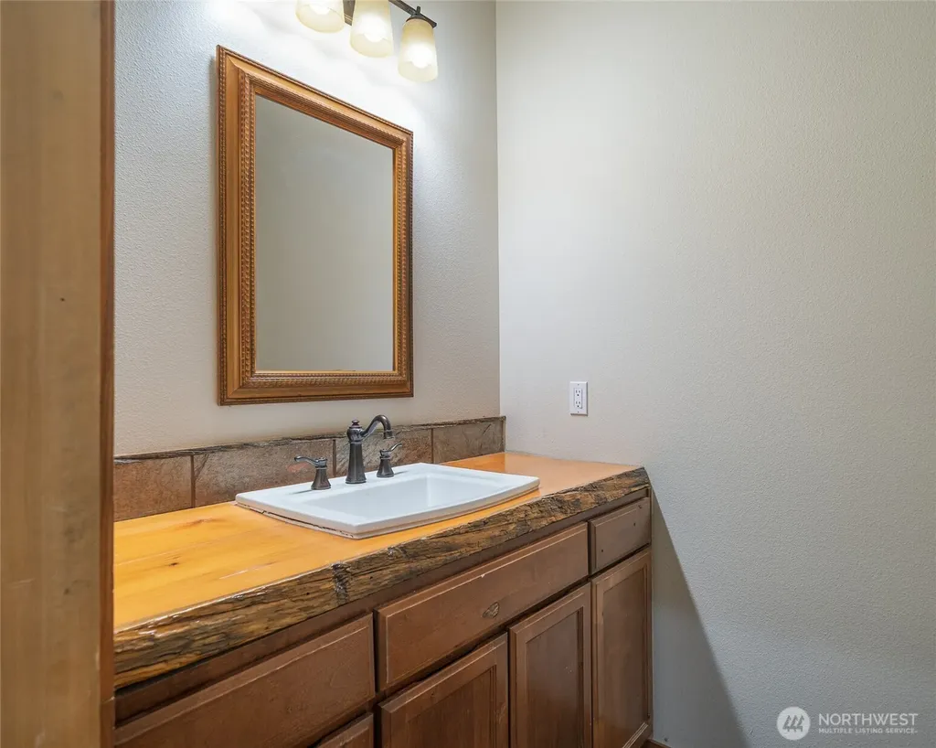 710 Antoine Creek Road Chelan WA 98816