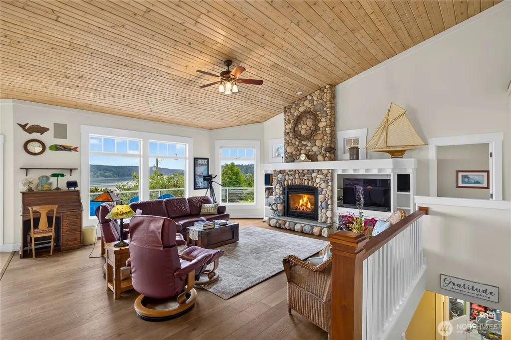 6426 Ivy Street Anacortes WA 98221