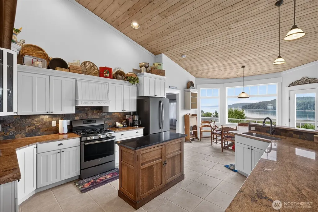 6426 Ivy Street Anacortes WA 98221