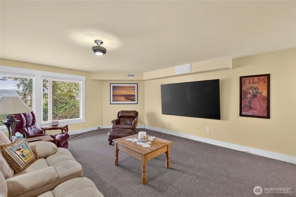 6426 Ivy Street Anacortes WA 98221