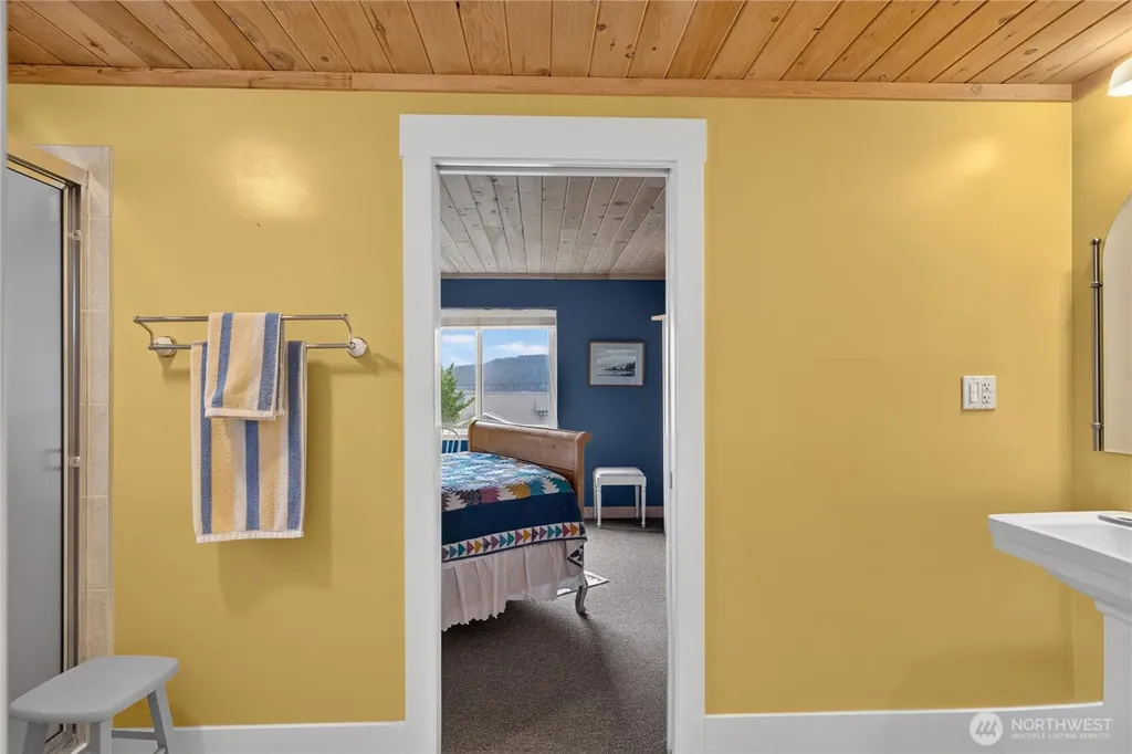 6426 Ivy Street Anacortes WA 98221