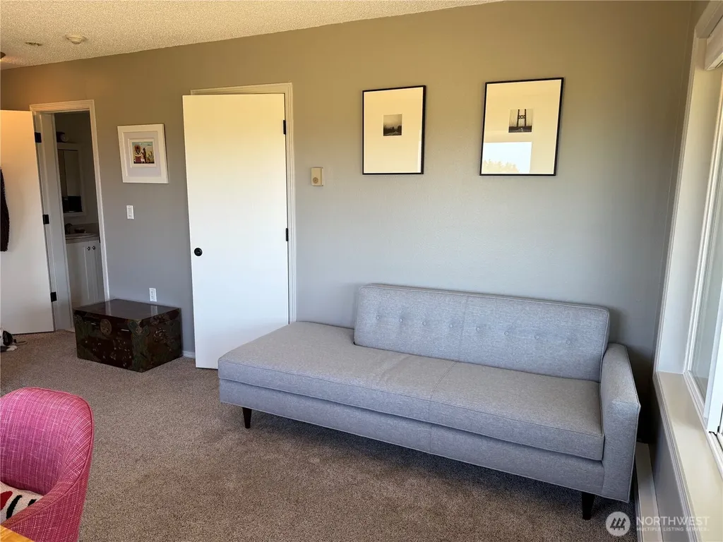 210 26th Street NW Long Beach WA 98631
