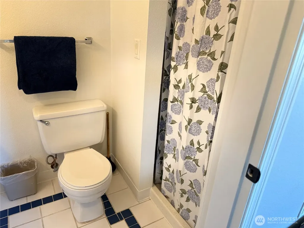 210 26th Street NW Long Beach WA 98631