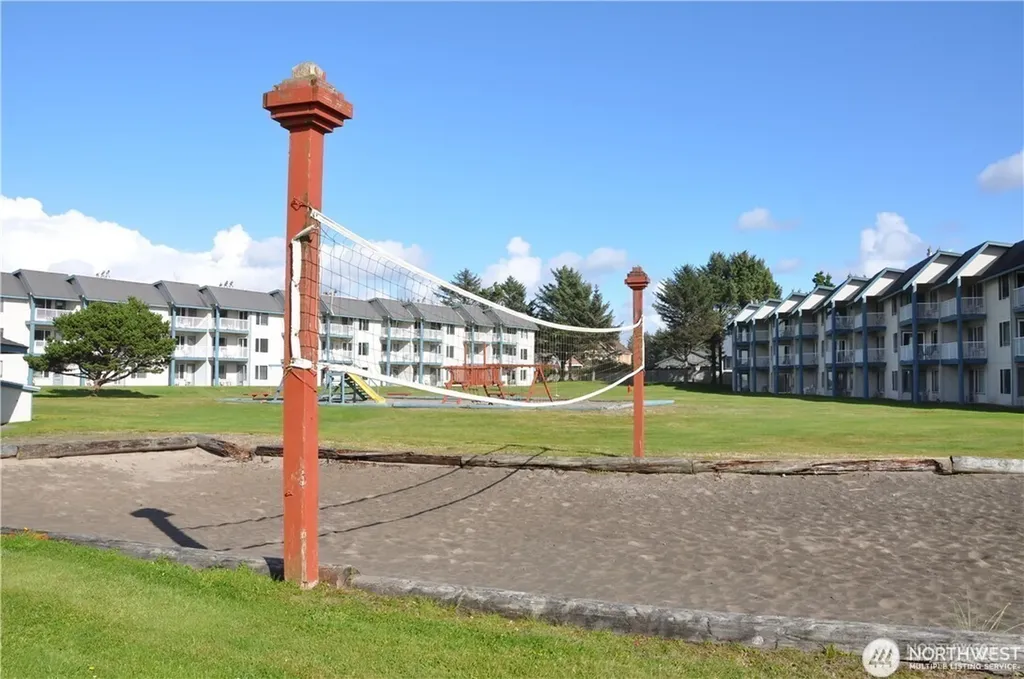 210 26th Street NW Long Beach WA 98631