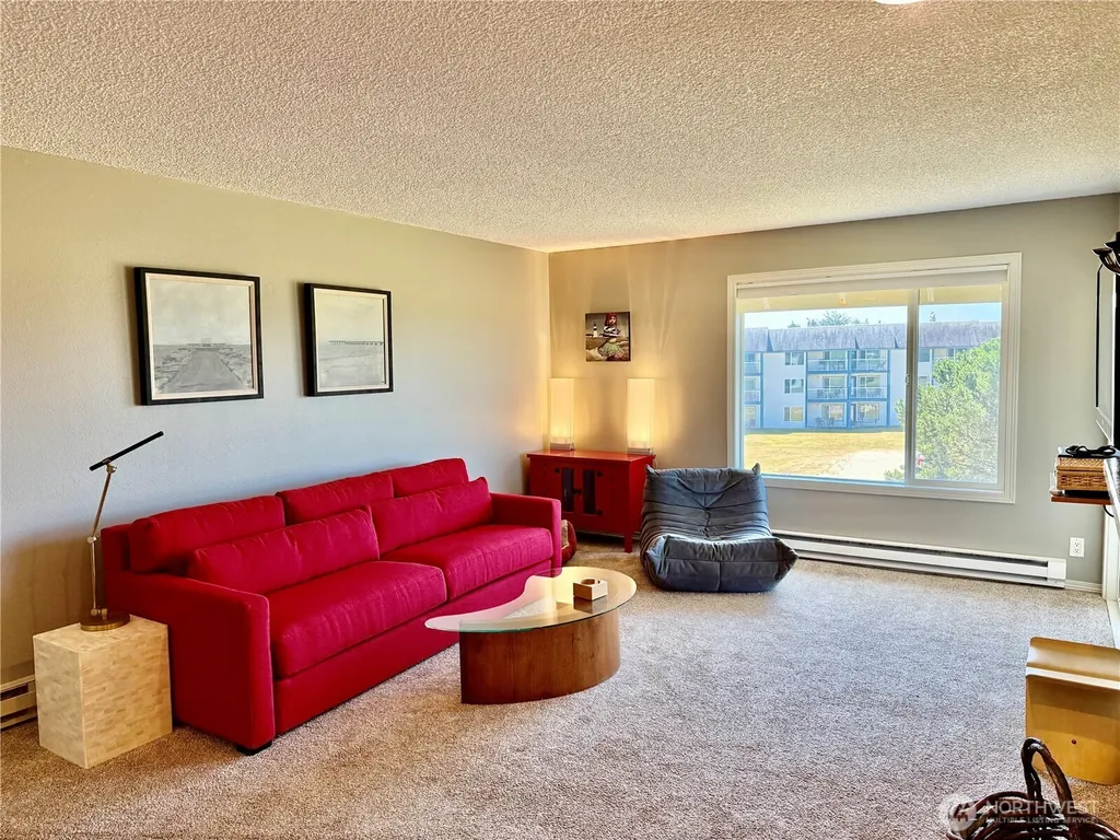 210 26th Street NW Long Beach WA 98631