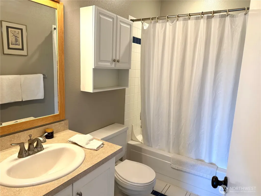 210 26th Street NW Long Beach WA 98631