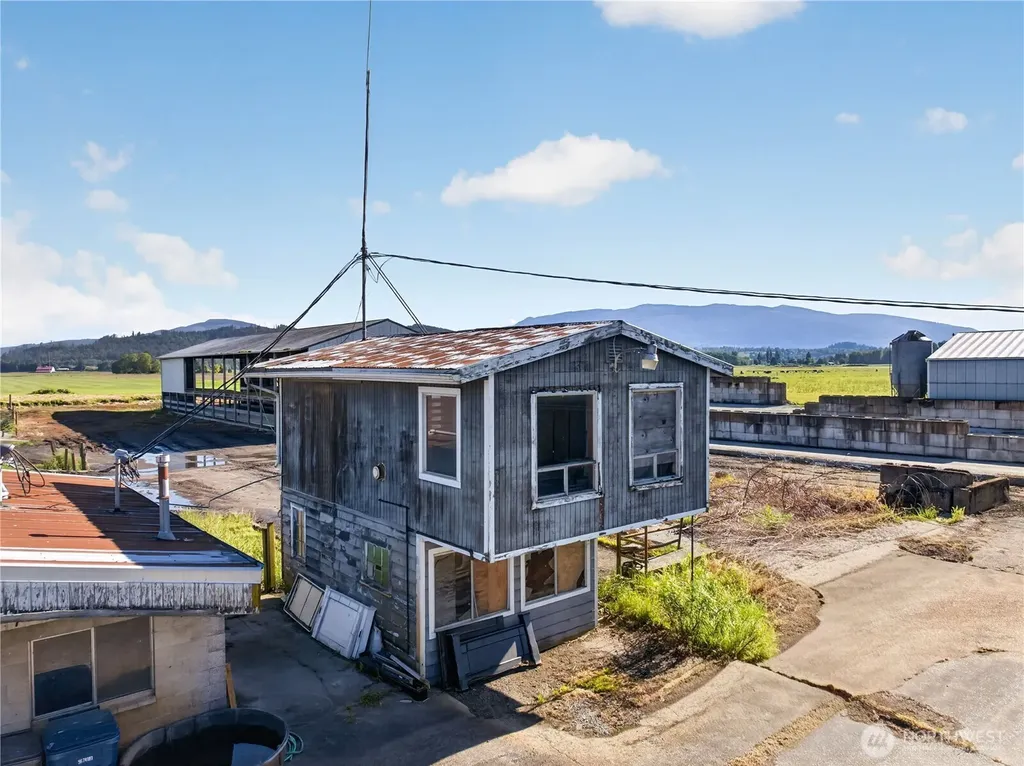 19933 Cook Road Burlington WA 98233