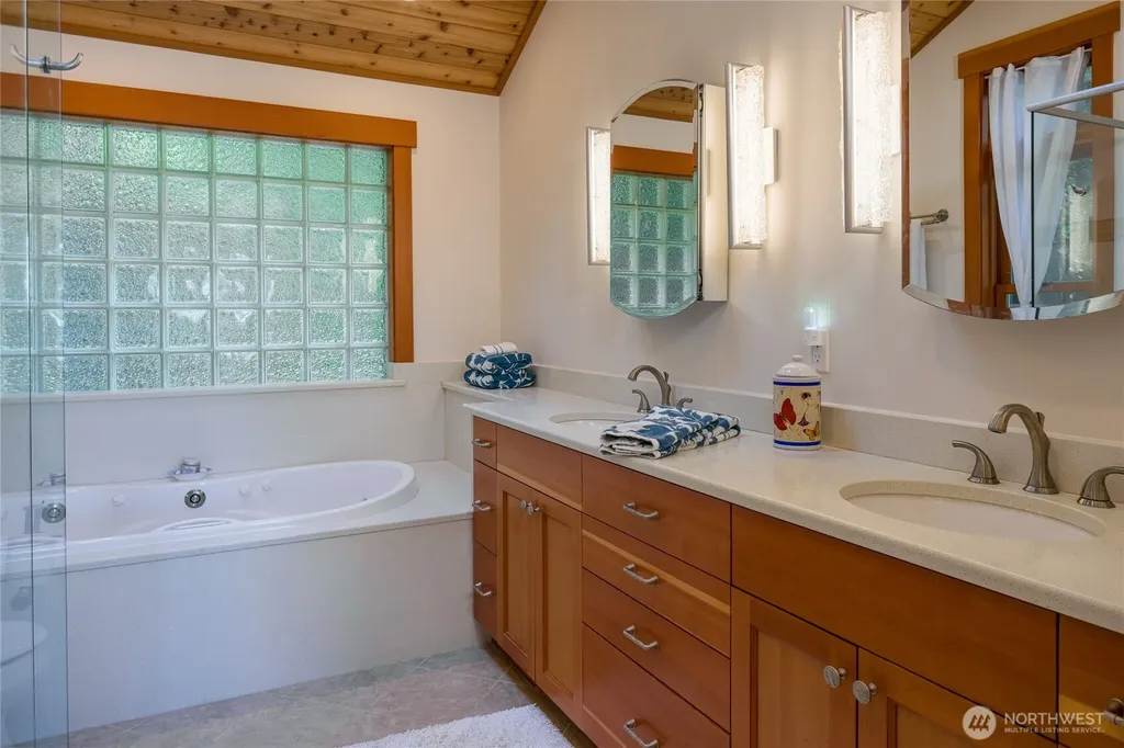 2101 Dolphin Bay Road Orcas Island WA 98245