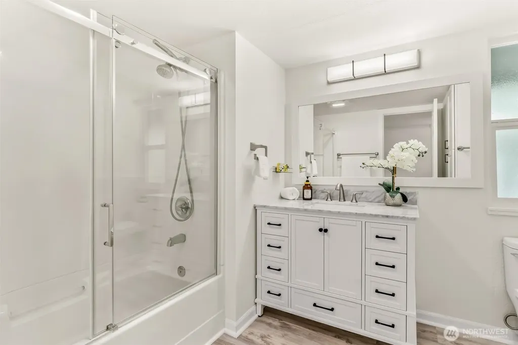 17228 NE 85th Place Redmond WA 98052