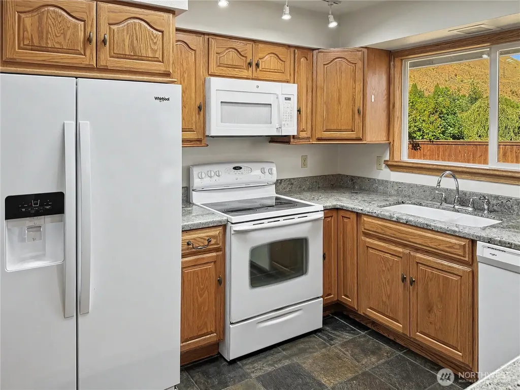 1324 Seneca Street Wenatchee WA 98801