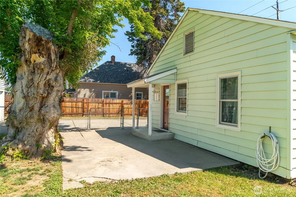 606 S Miller Street Wenatchee WA 98801