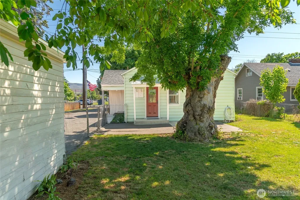 606 S Miller Street Wenatchee WA 98801