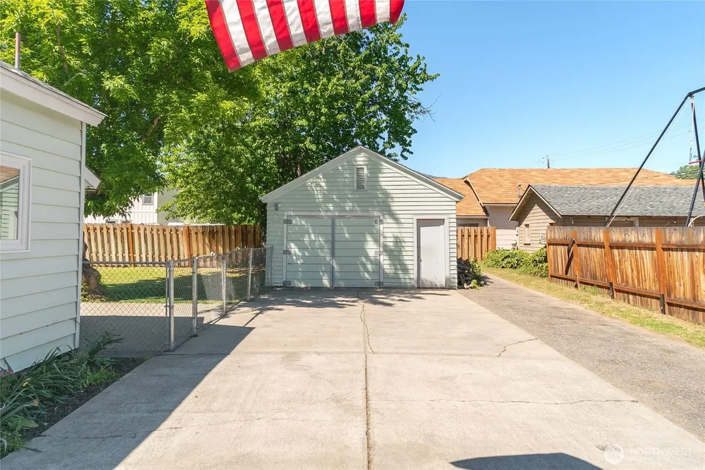 606 S Miller Street Wenatchee WA 98801