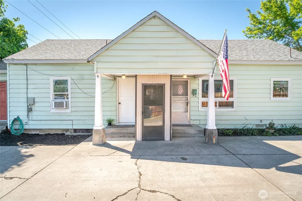 606 S Miller Street Wenatchee WA 98801