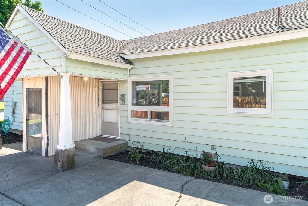 606 S Miller Street Wenatchee WA 98801