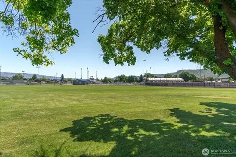 606 S Miller Street Wenatchee WA 98801