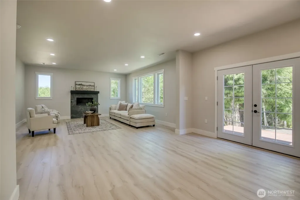 1408 Grays Point Lane Aberdeen WA 98520