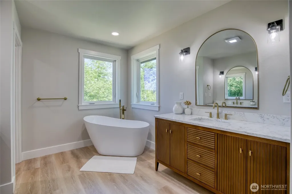 1408 Grays Point Lane Aberdeen WA 98520