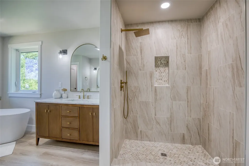 1408 Grays Point Lane Aberdeen WA 98520