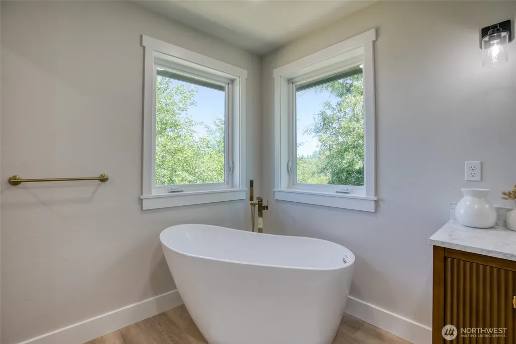 1408 Grays Point Lane Aberdeen WA 98520