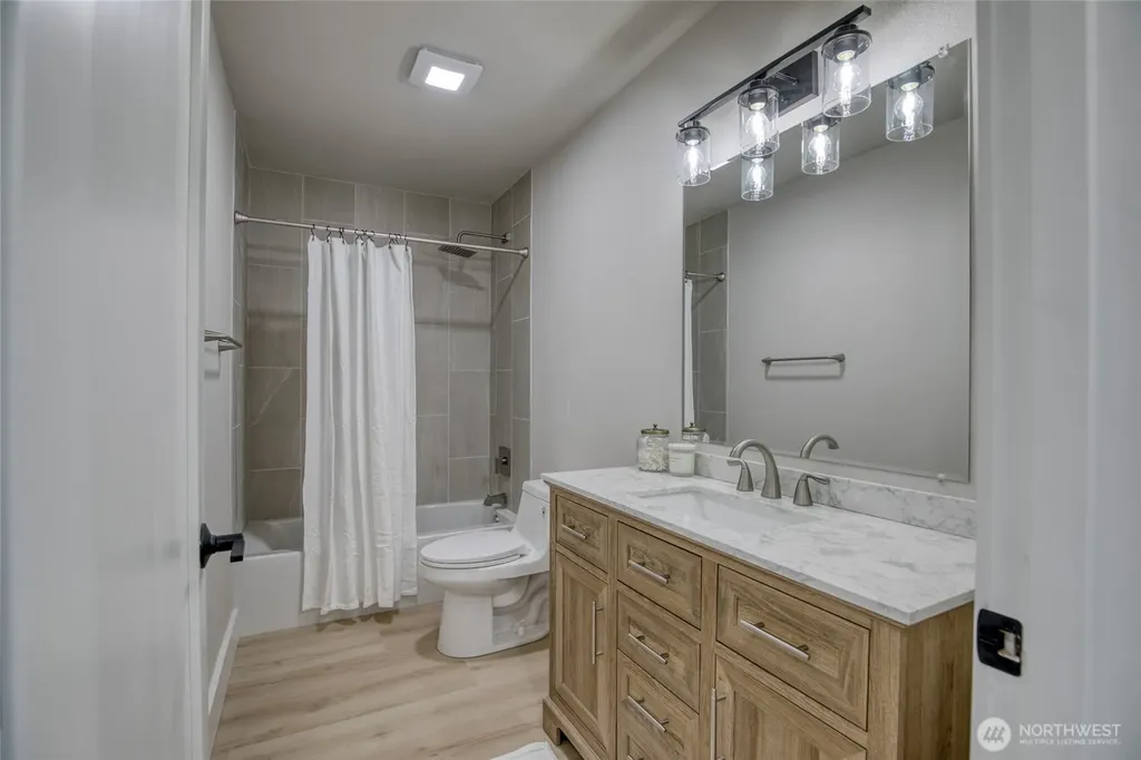 1408 Grays Point Lane Aberdeen WA 98520