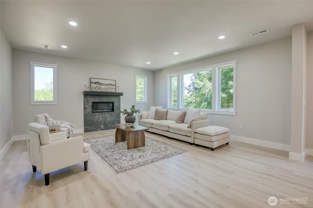 1408 Grays Point Lane Aberdeen WA 98520