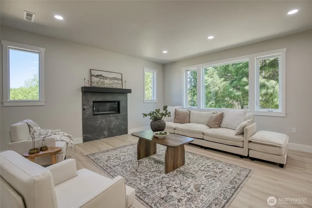 1408 Grays Point Lane Aberdeen WA 98520