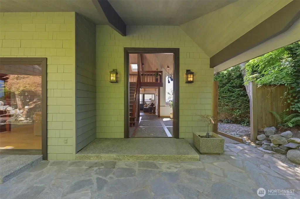 2111 SW 174th Street Burien WA 98166