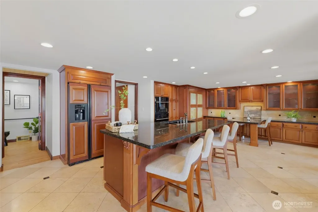2111 SW 174th Street Burien WA 98166