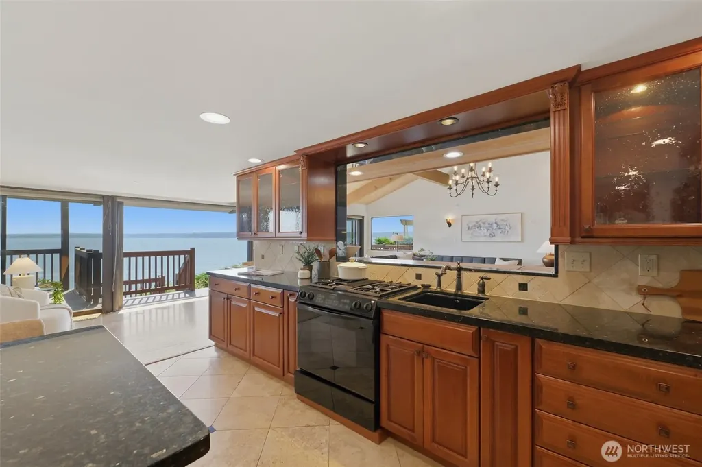 2111 SW 174th Street Burien WA 98166