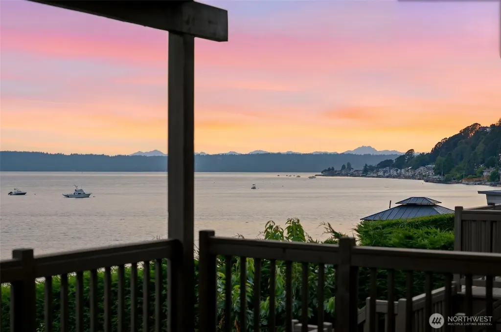 2111 SW 174th Street Burien WA 98166