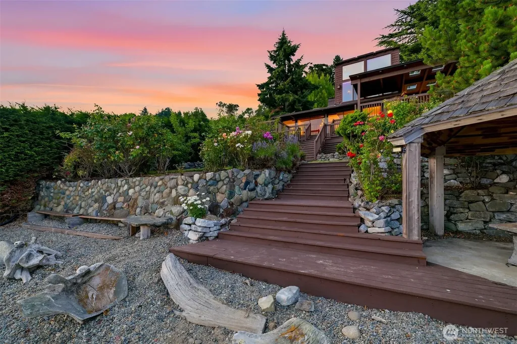 2111 SW 174th Street Burien WA 98166