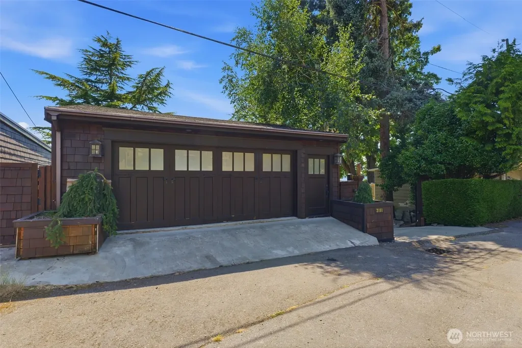 2111 SW 174th Street Burien WA 98166